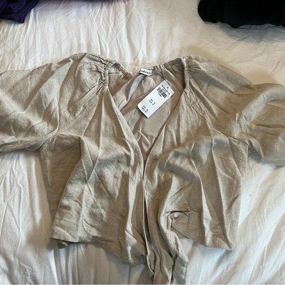 NWT, XS Abercrombie & Fitch cream, linen tie front shirt - Picture 6 of 7